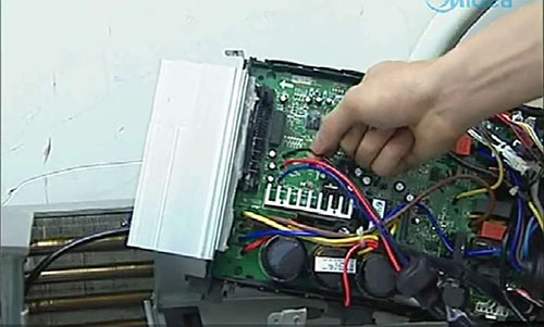 乌审美的空调电话是多少